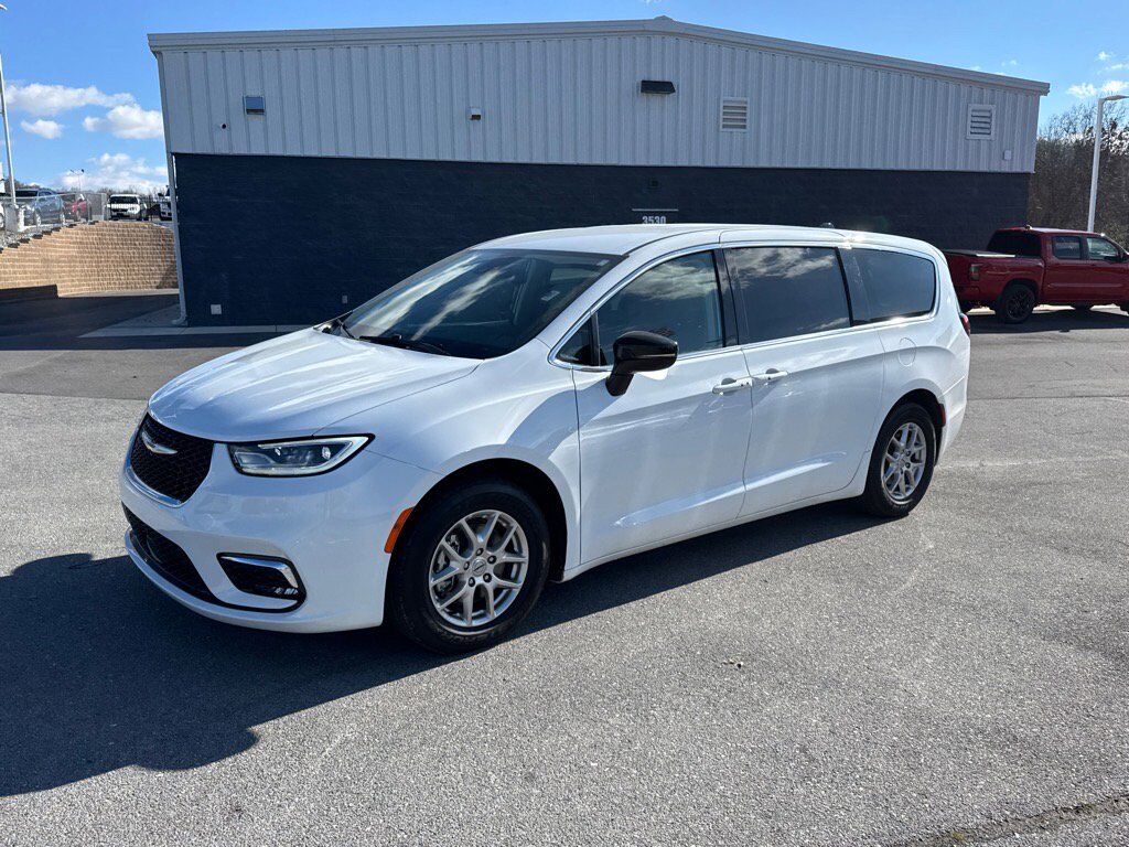 2024 Chrysler Pacifica Touring L Johnson City TN