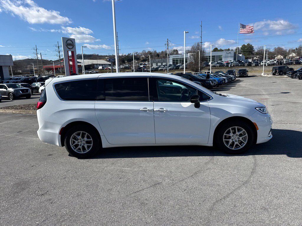 2024 Chrysler Pacifica Touring L Johnson City TN