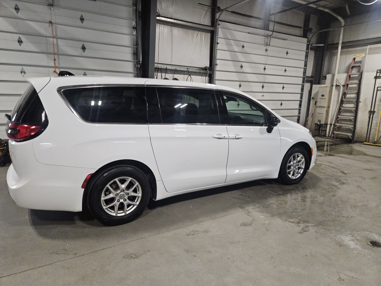 2024 Chrysler Pacifica Touring L