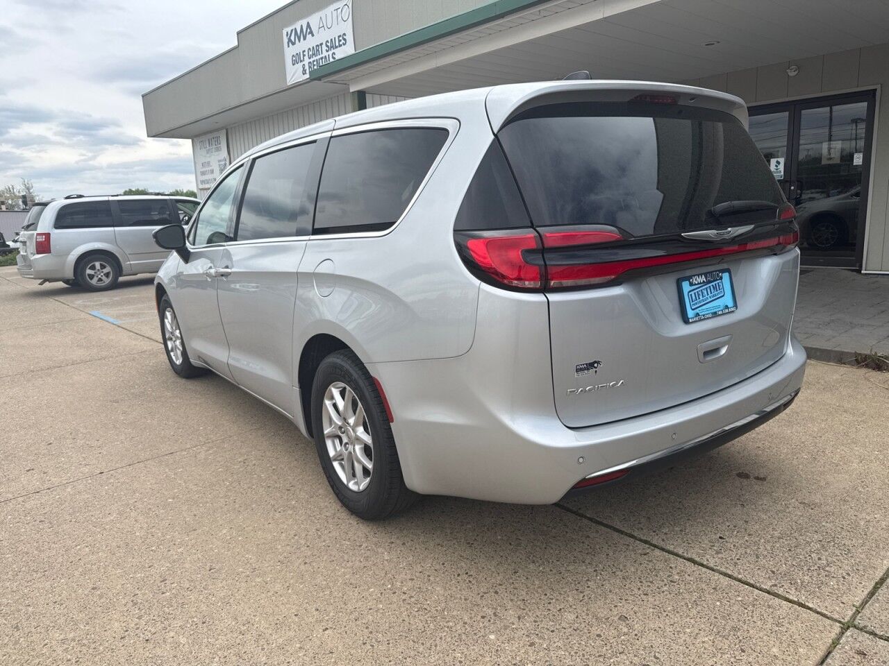 2024 Chrysler Pacifica Touring L