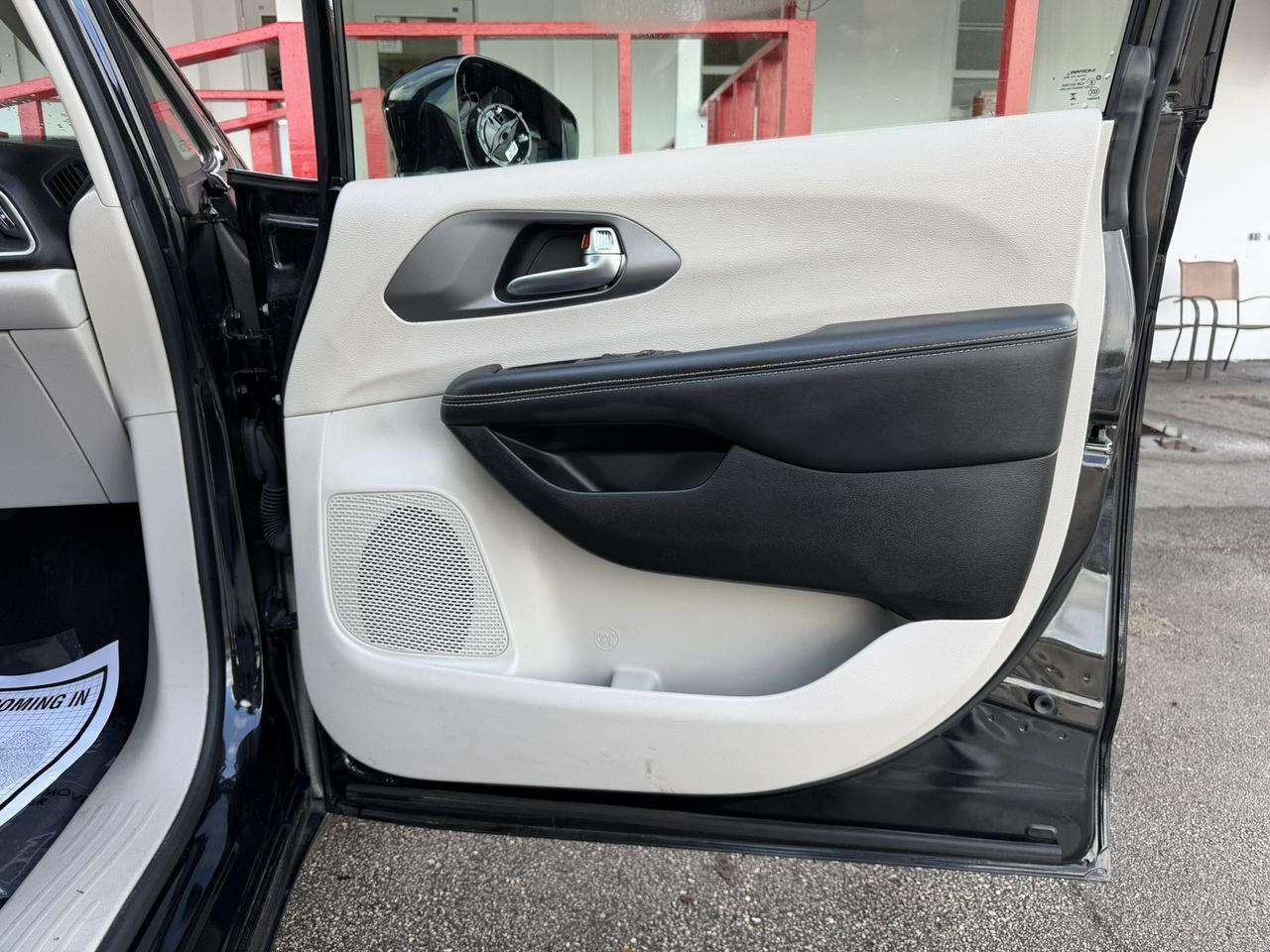 2024 Chrysler Pacifica Touring L Miami FL
