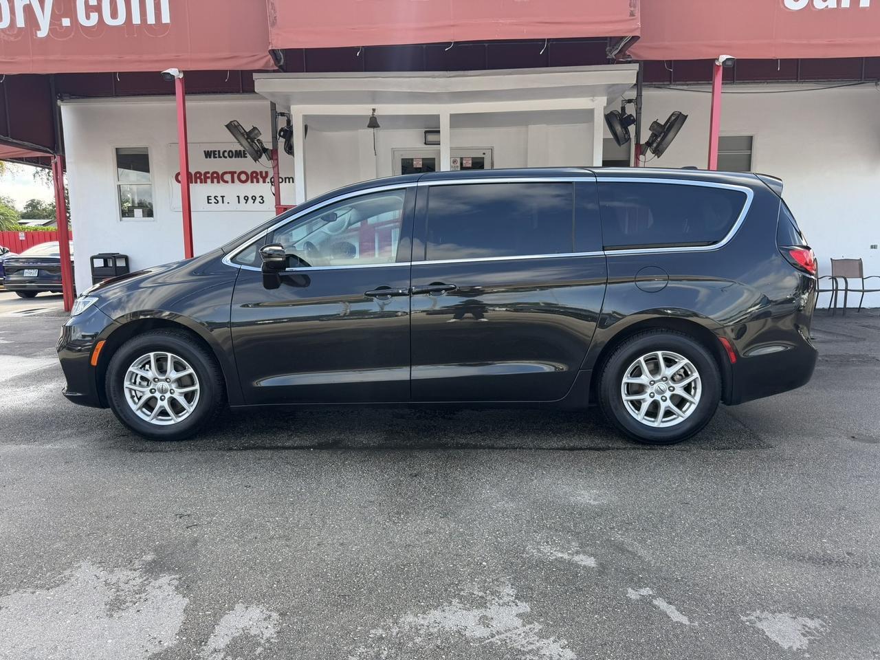 2024 Chrysler Pacifica Touring L Miami FL