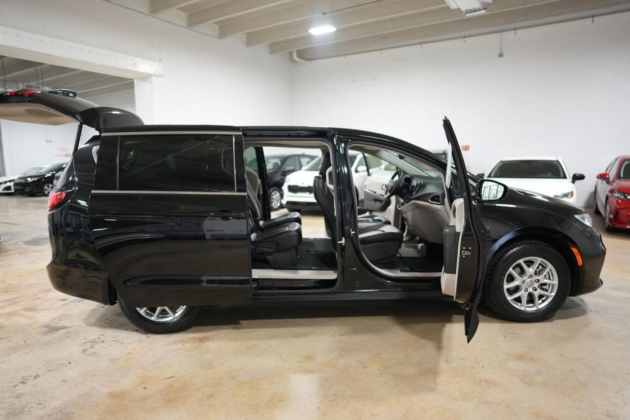2024 Chrysler Pacifica Touring L Miami FL