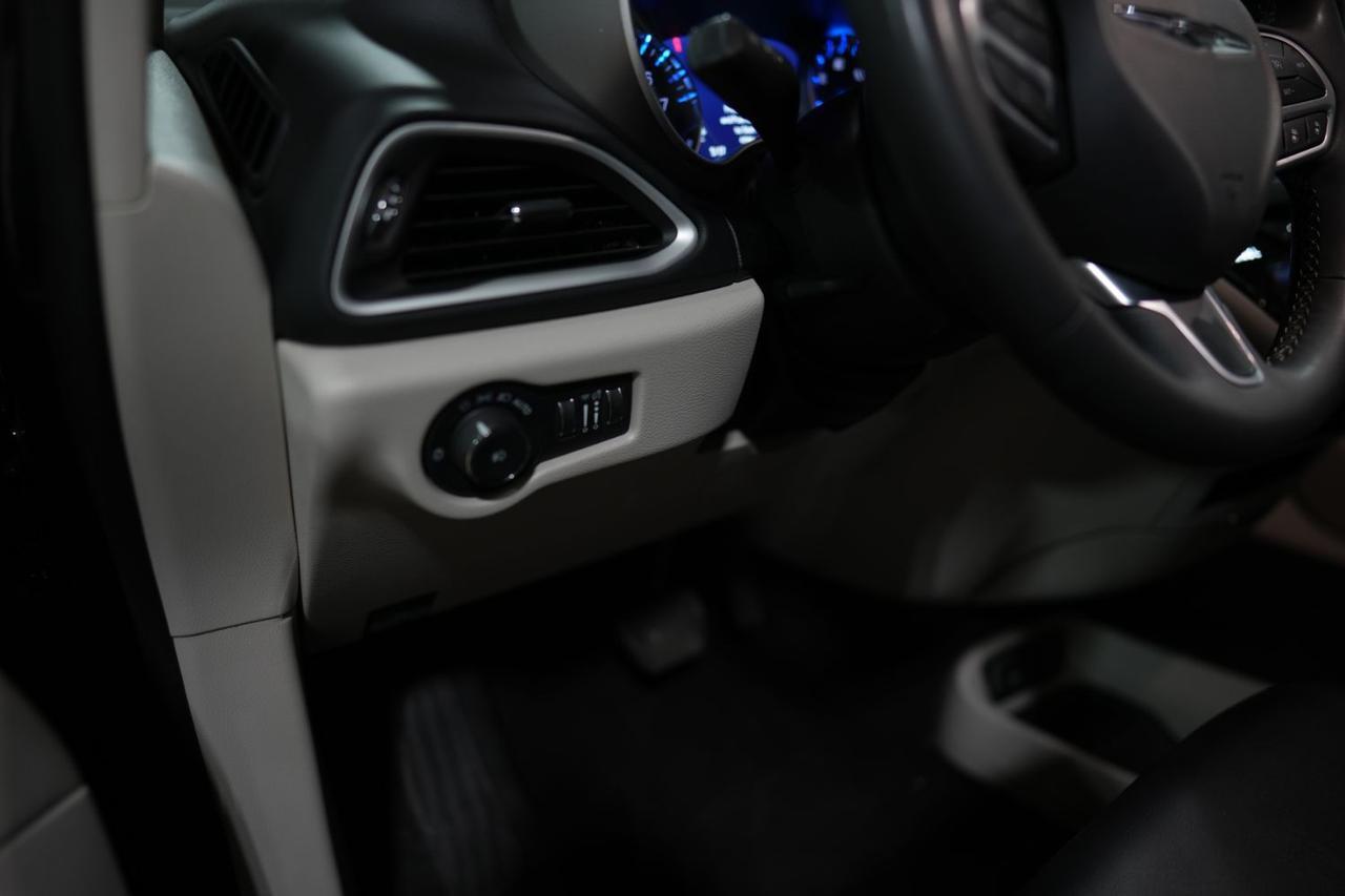 2024 Chrysler Pacifica Touring L Miami FL