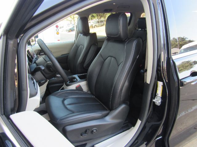2024 Chrysler Pacifica Touring L Plano TX