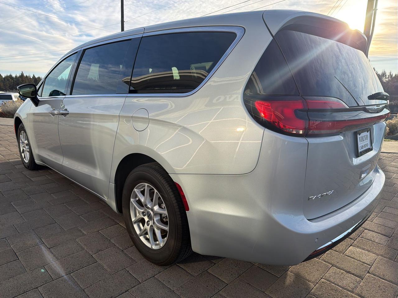 2024 Chrysler Pacifica Touring L Bend OR