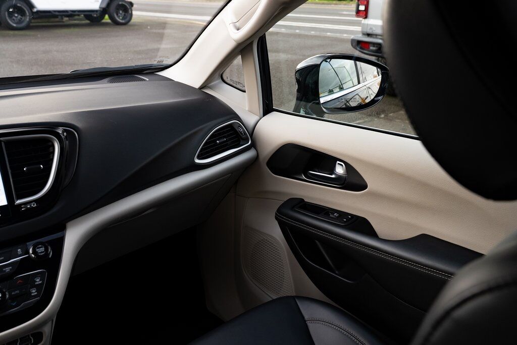 2024 Chrysler Pacifica Touring L Milwaukie OR