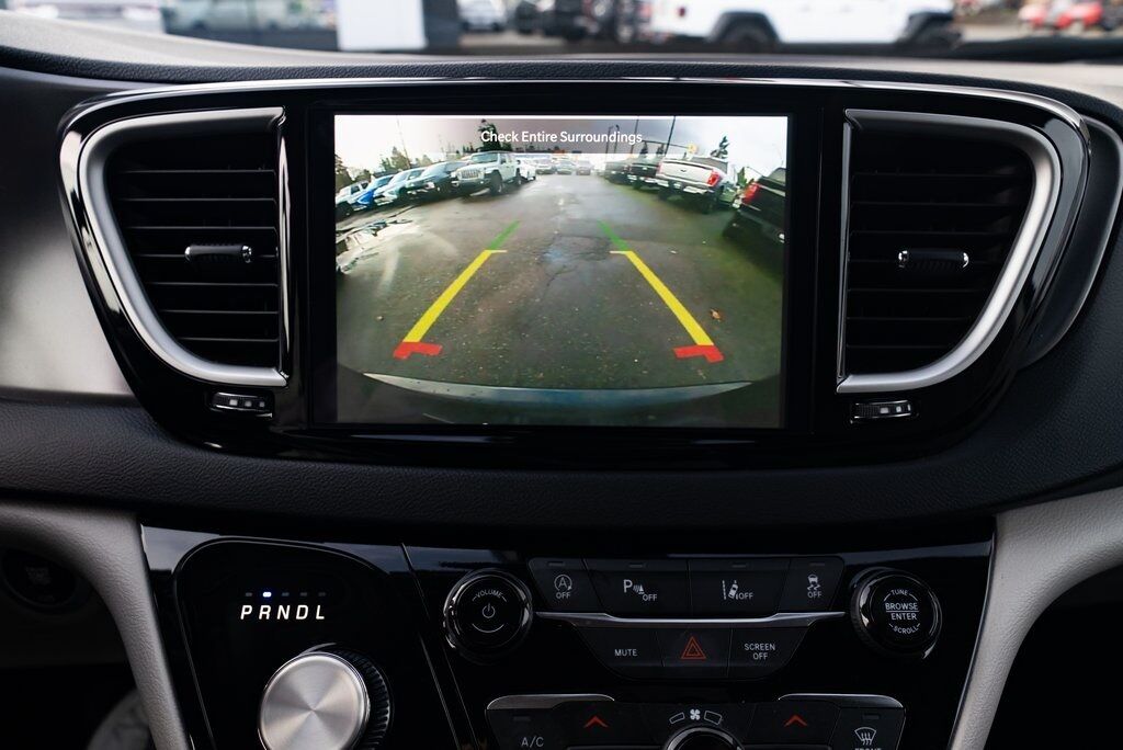 2024 Chrysler Pacifica Touring L Milwaukie OR