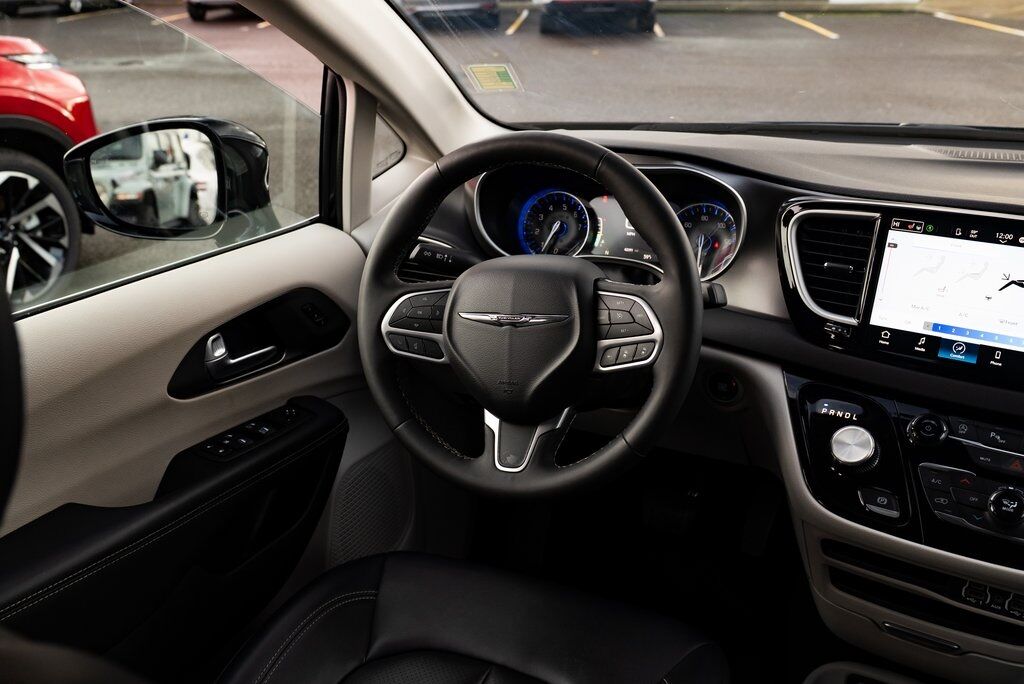 2024 Chrysler Pacifica Touring L Milwaukie OR