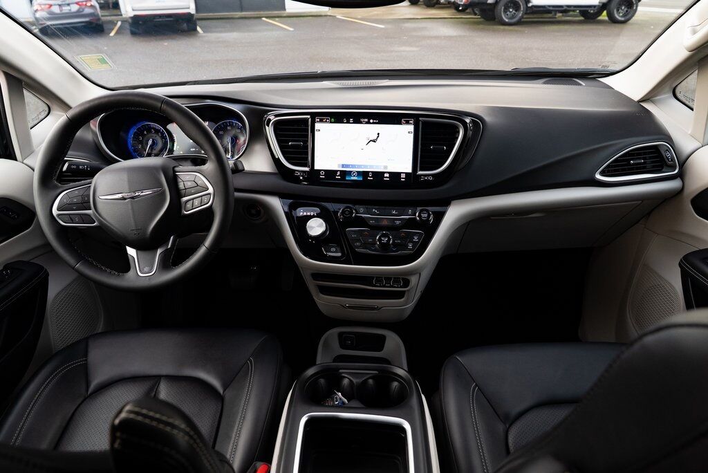 2024 Chrysler Pacifica Touring L Milwaukie OR