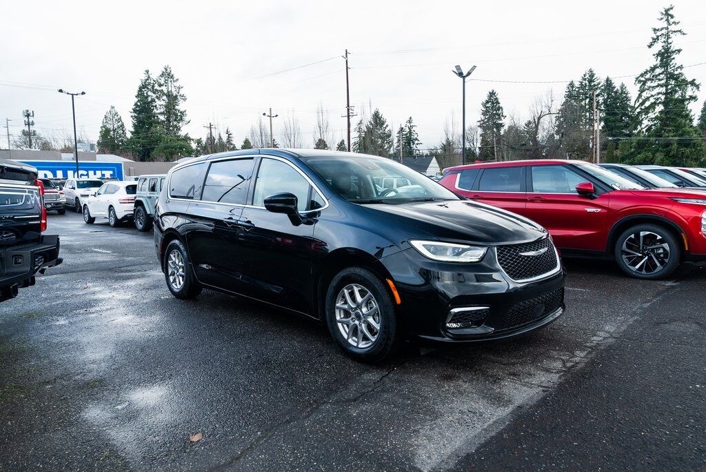 2024 Chrysler Pacifica Touring L Milwaukie OR
