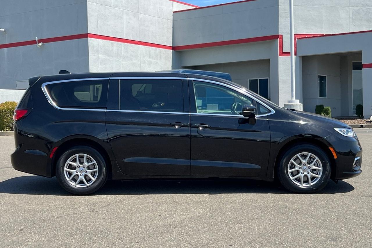 2024 Chrysler Pacifica Touring L Roseville CA
