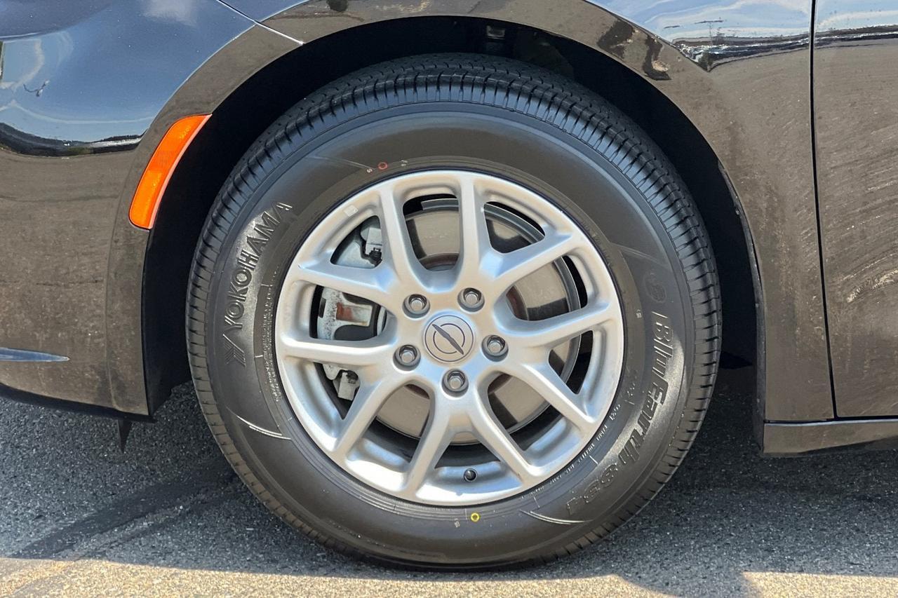 2024 Chrysler Pacifica Touring L Roseville CA