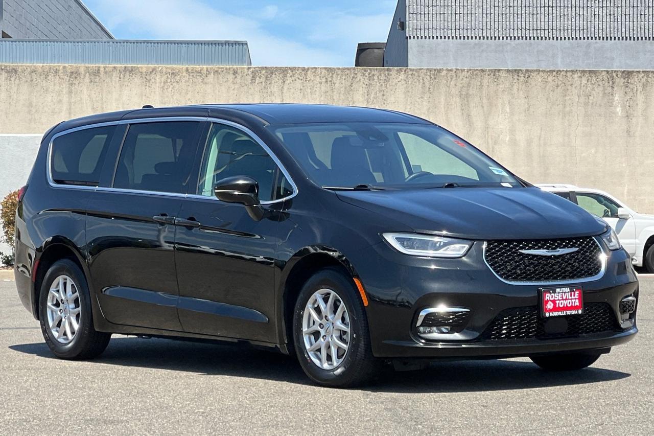 2024 Chrysler Pacifica Touring L Roseville CA