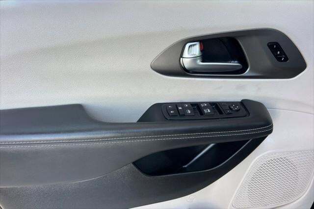 2024 Chrysler Pacifica Touring L Roseville CA