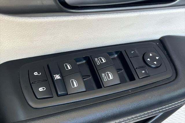 2024 Chrysler Pacifica Touring L Roseville CA