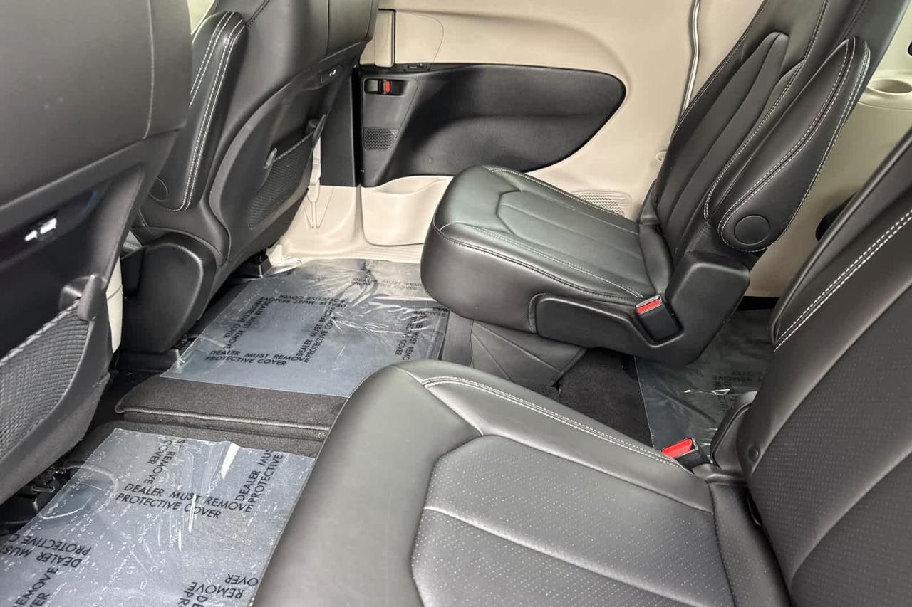 2024 Chrysler Pacifica Touring L Roseville CA