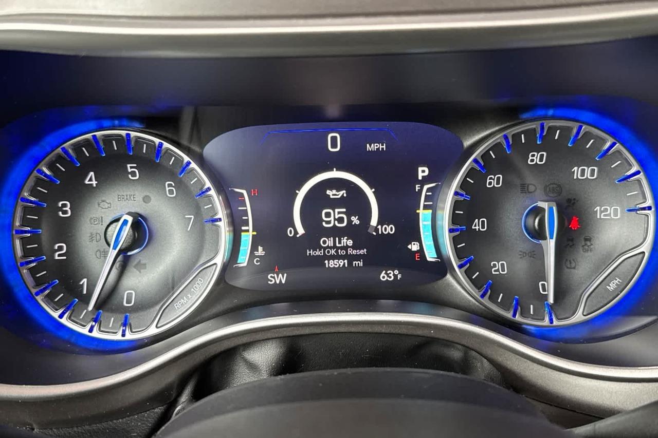 2024 Chrysler Pacifica Touring L Roseville CA