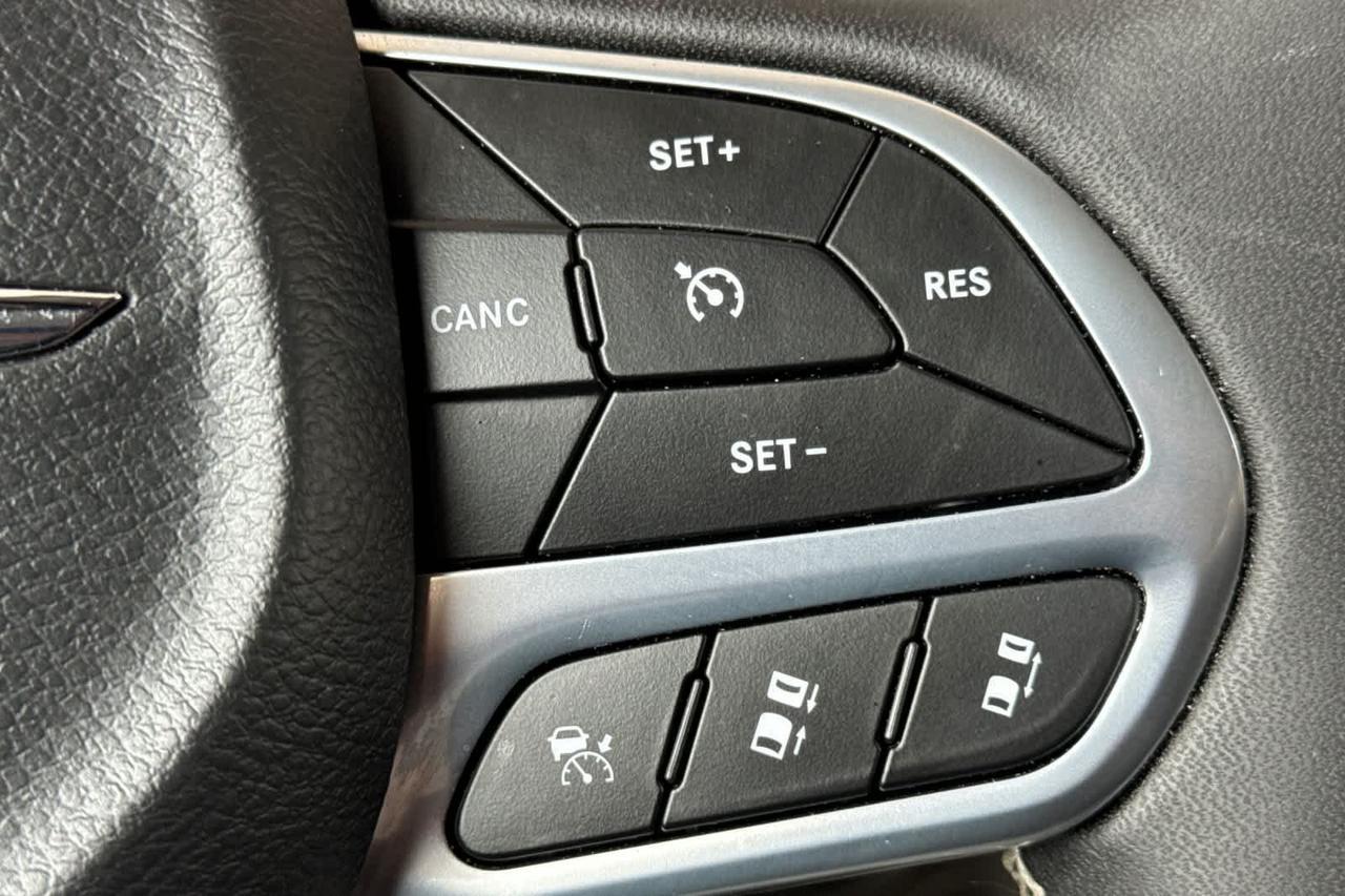 2024 Chrysler Pacifica Touring L Roseville CA