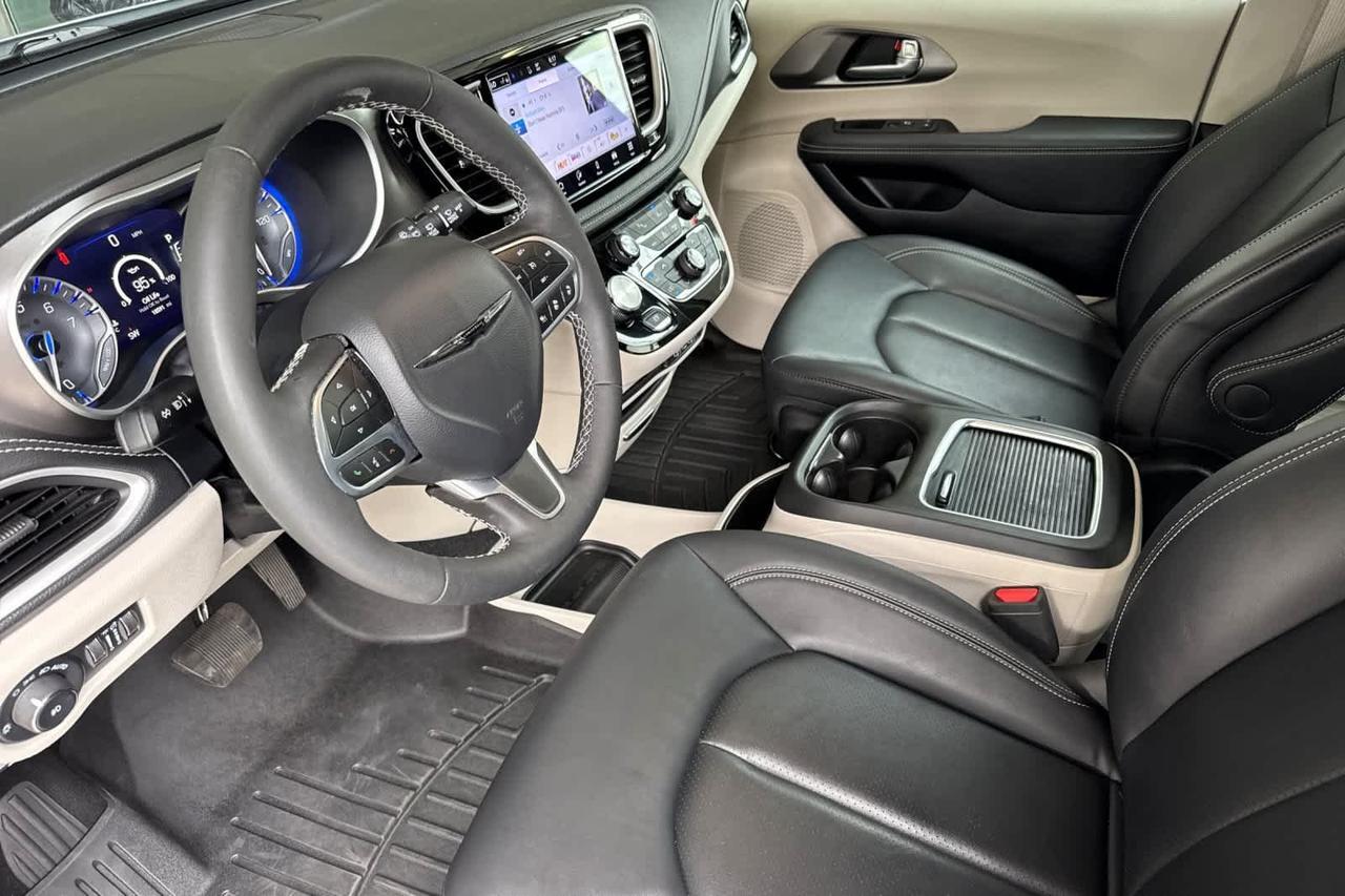 2024 Chrysler Pacifica Touring L Roseville CA