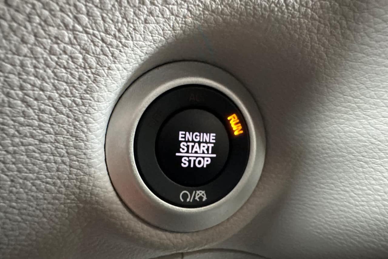 2024 Chrysler Pacifica Touring L Roseville CA