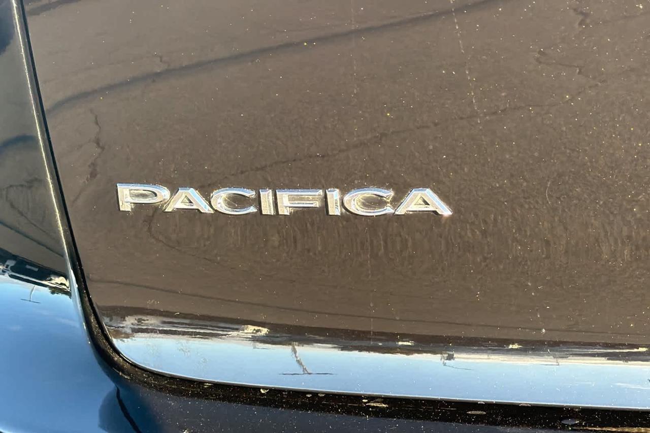 2024 Chrysler Pacifica Touring L Roseville CA