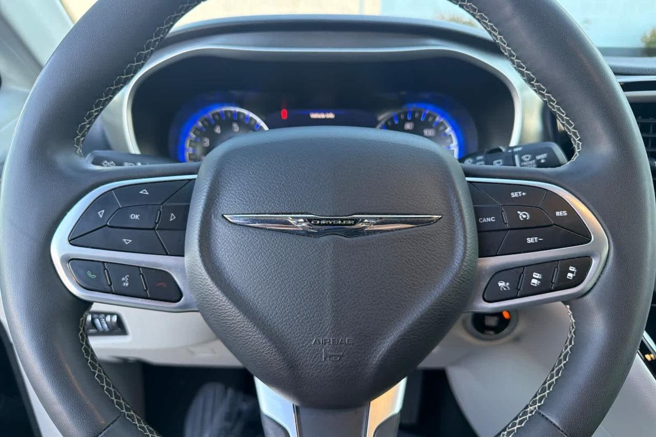 2024 Chrysler Pacifica Touring L Roseville CA