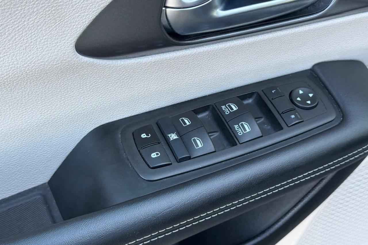 2024 Chrysler Pacifica Touring L Roseville CA