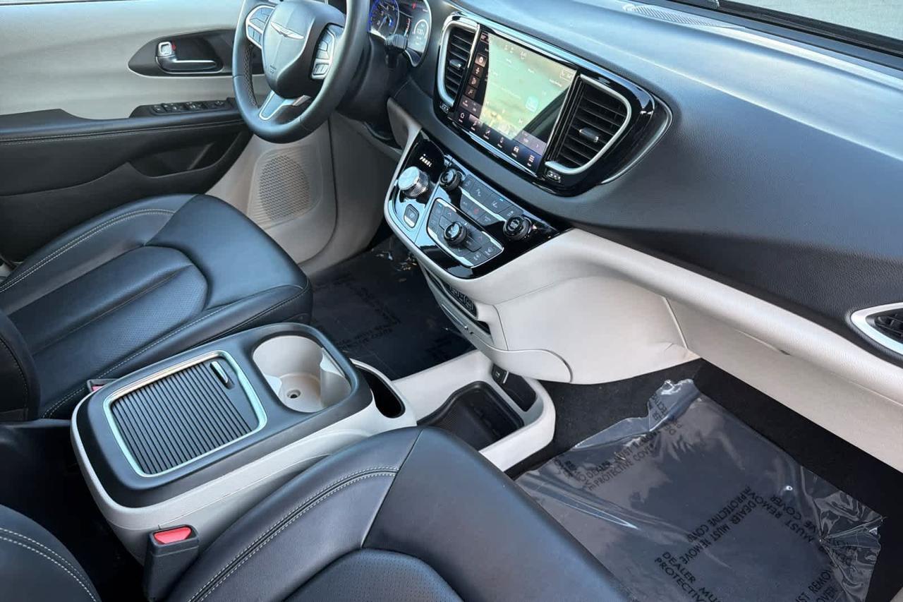 2024 Chrysler Pacifica Touring L Roseville CA