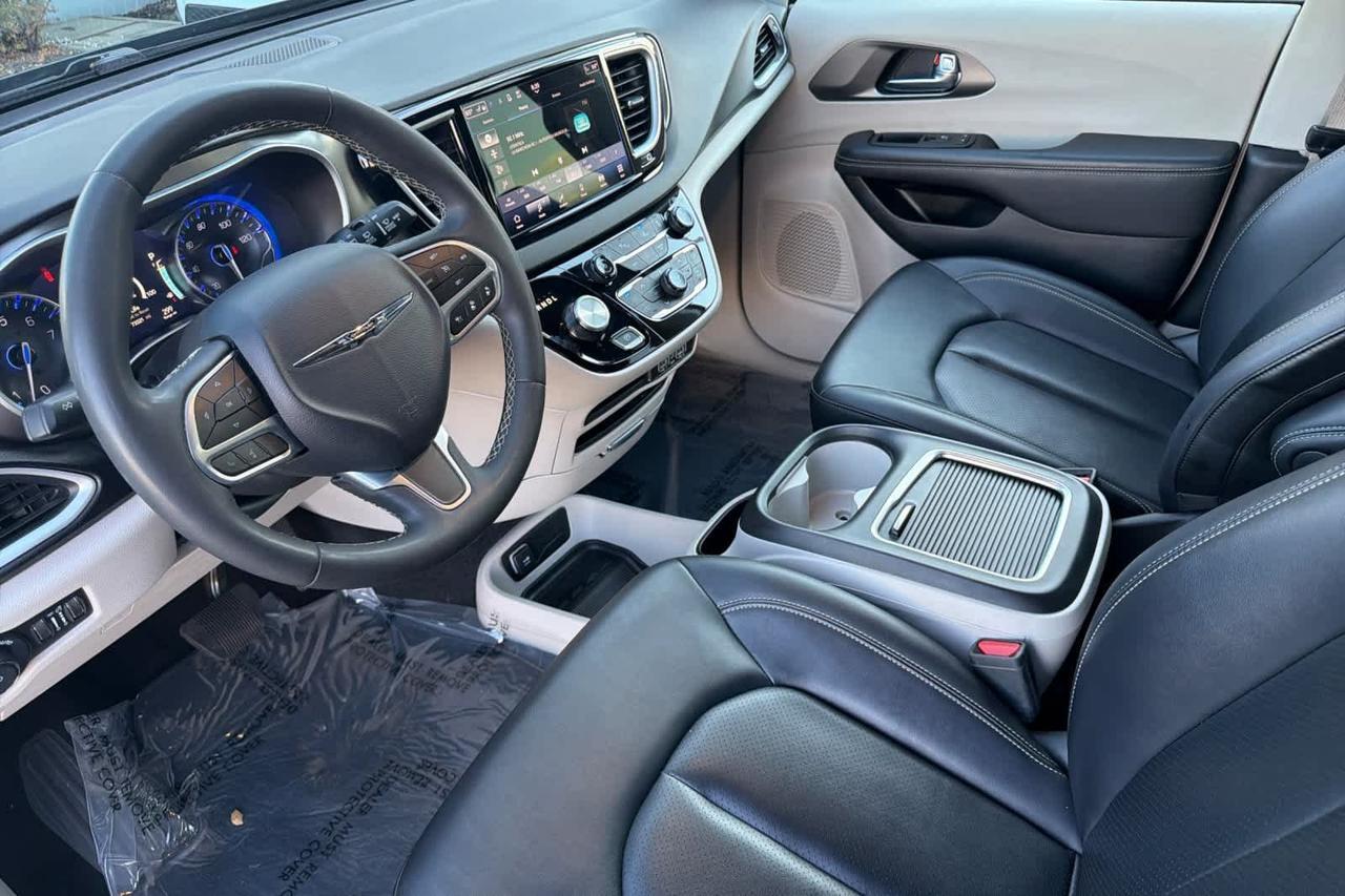 2024 Chrysler Pacifica Touring L Roseville CA