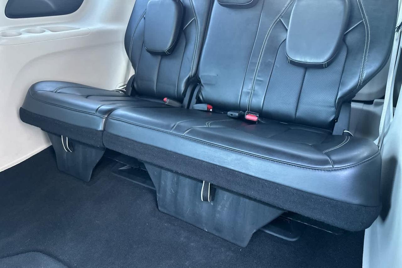 2024 Chrysler Pacifica Touring L Roseville CA