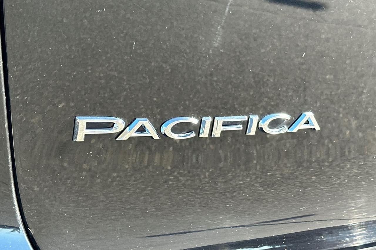 2024 Chrysler Pacifica Touring L Roseville CA