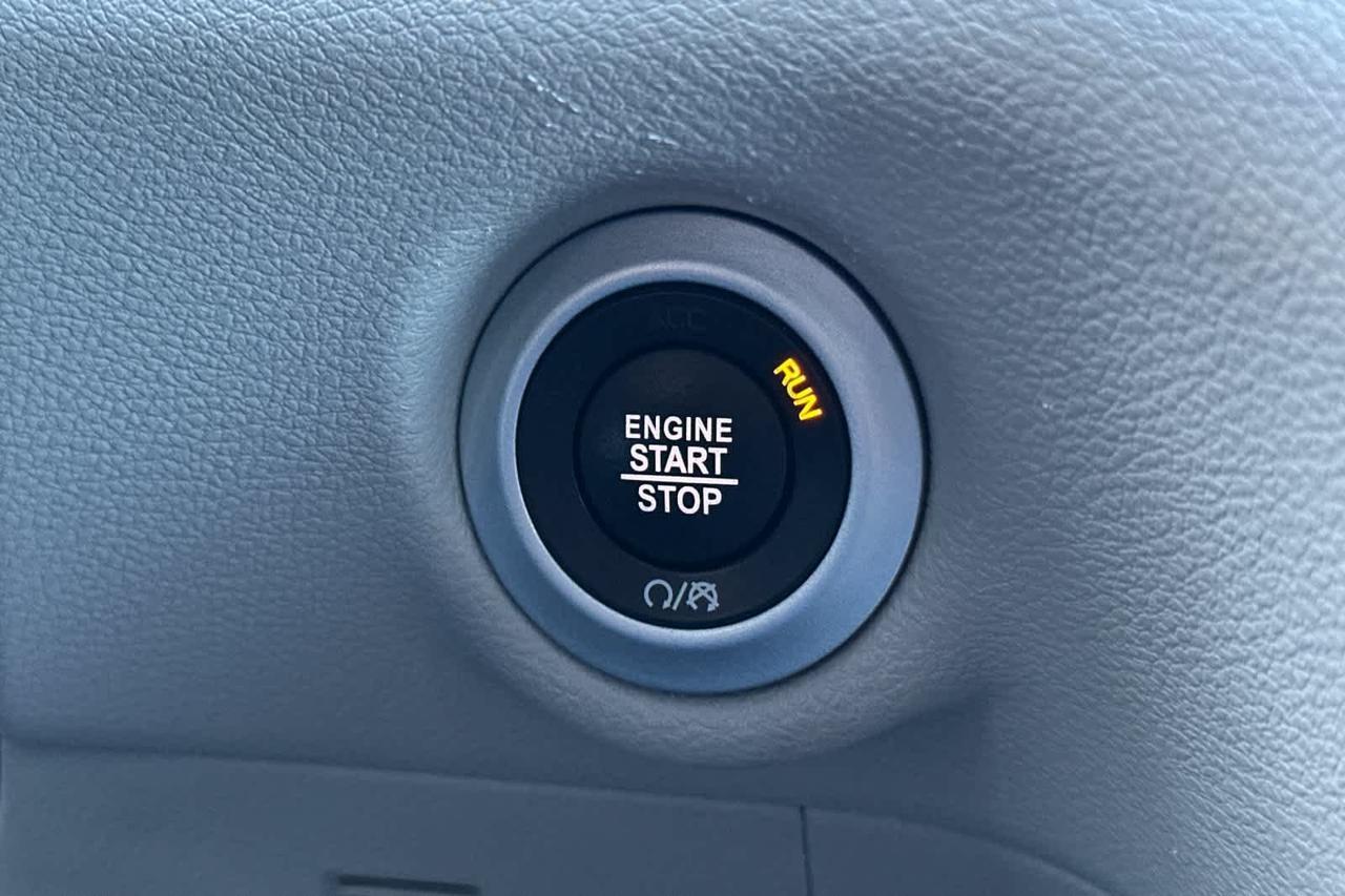 2024 Chrysler Pacifica Touring L Roseville CA