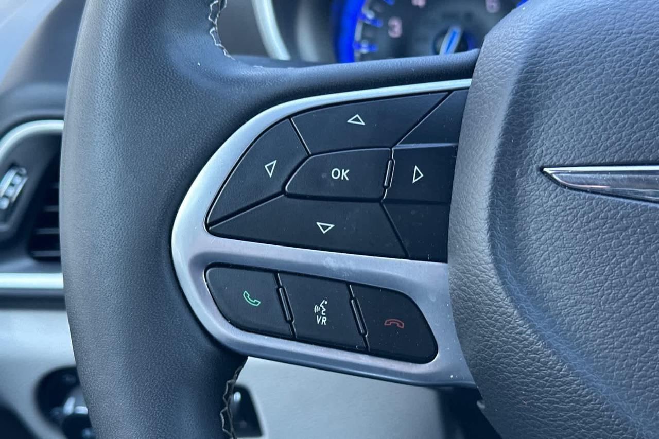 2024 Chrysler Pacifica Touring L Roseville CA