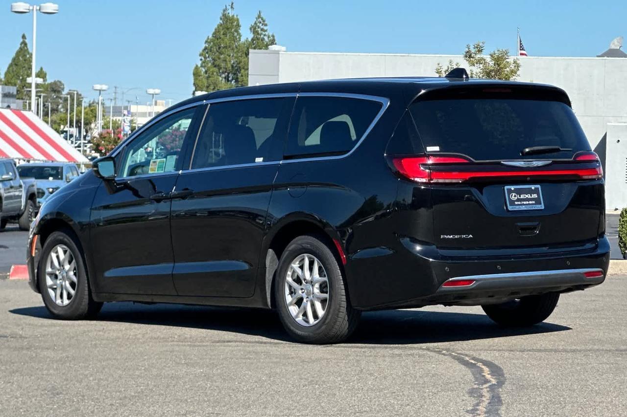 2024 Chrysler Pacifica Touring L Roseville CA