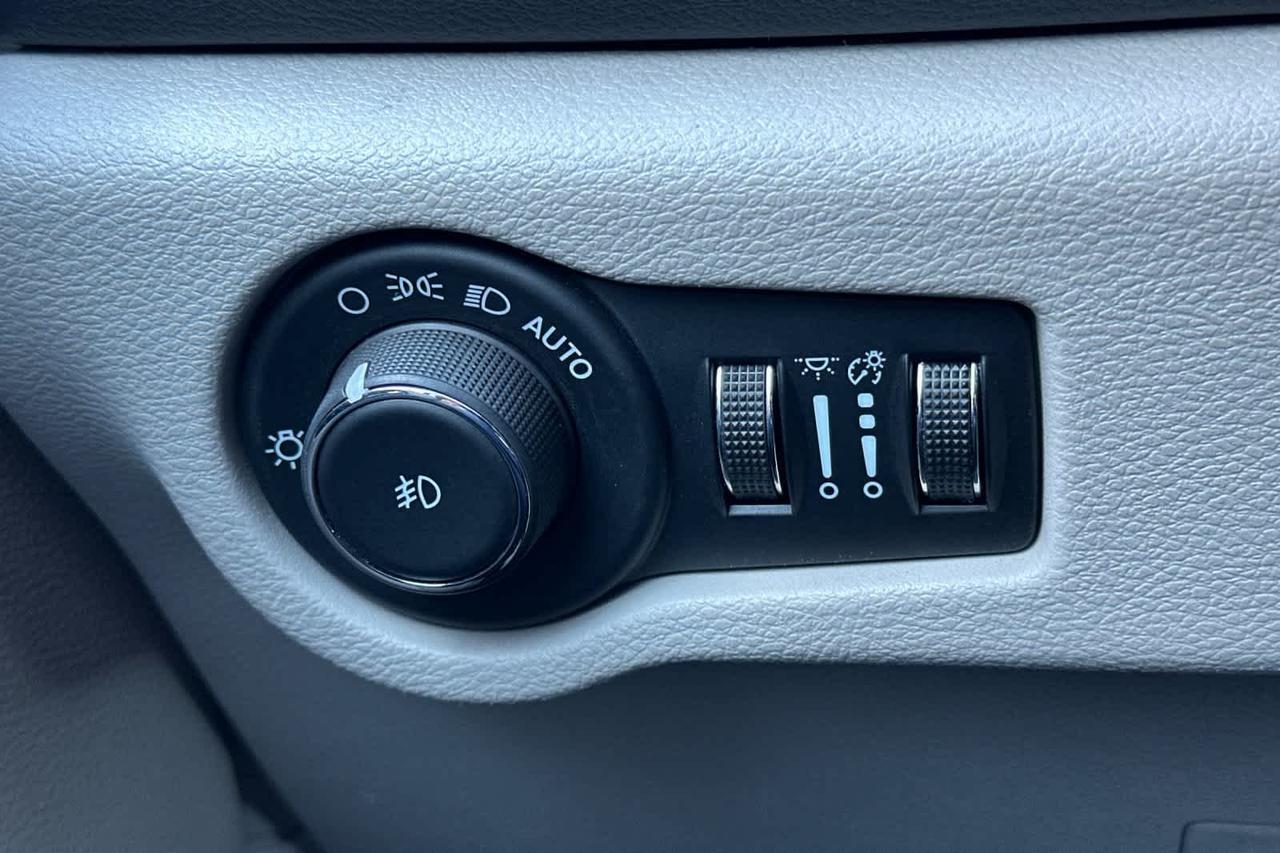 2024 Chrysler Pacifica Touring L Roseville CA