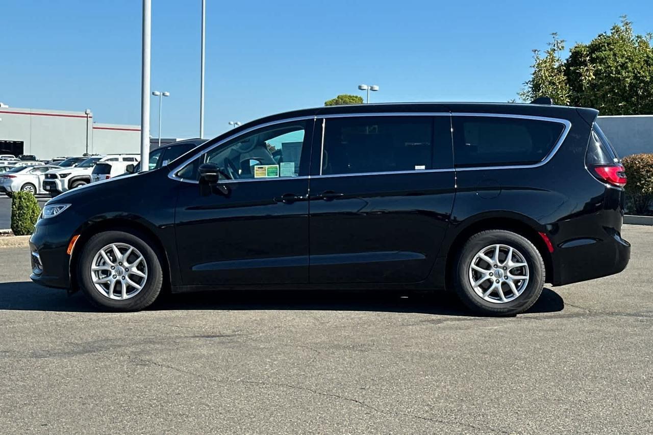 2024 Chrysler Pacifica Touring L Roseville CA