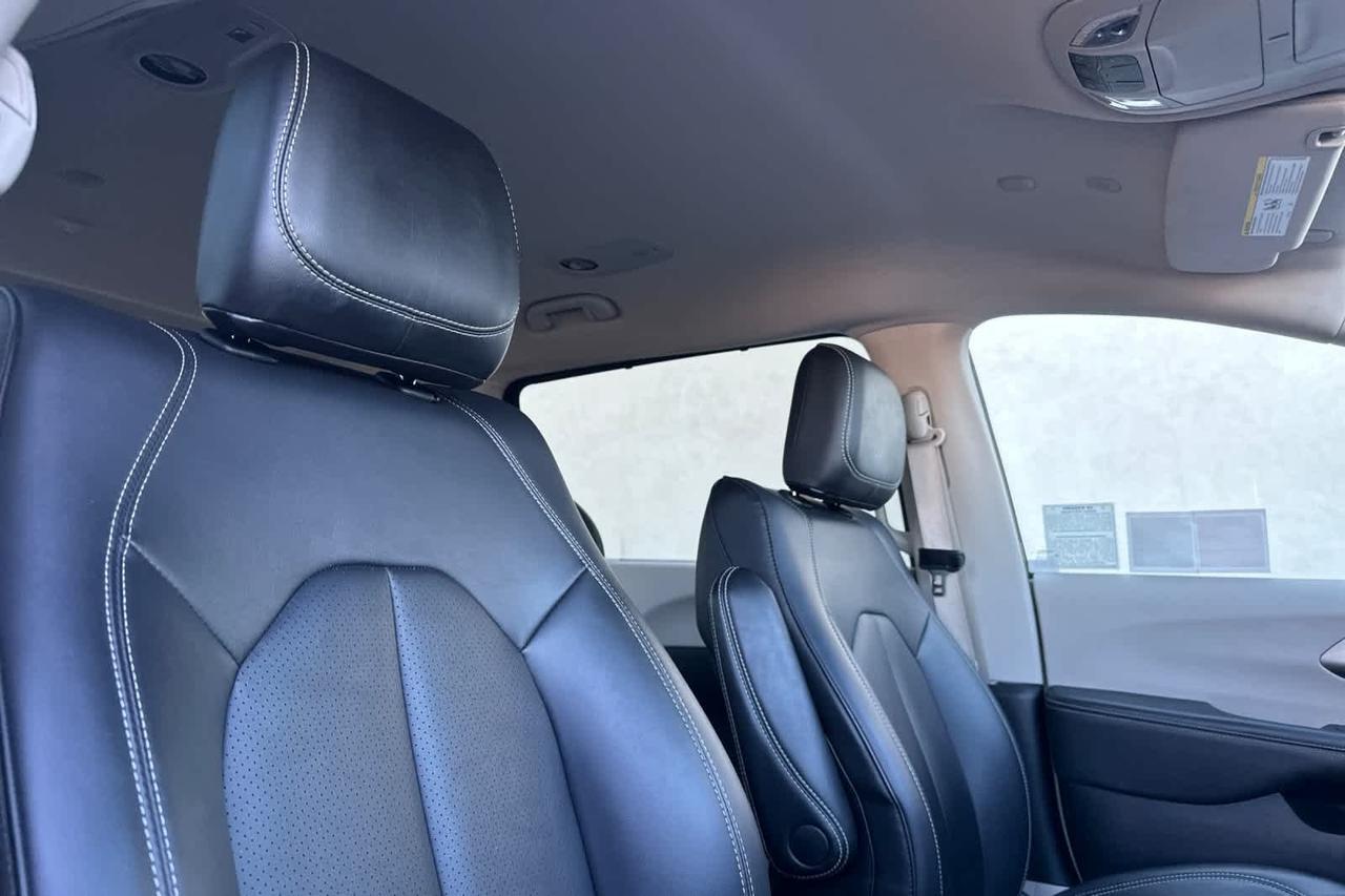 2024 Chrysler Pacifica Touring L Roseville CA