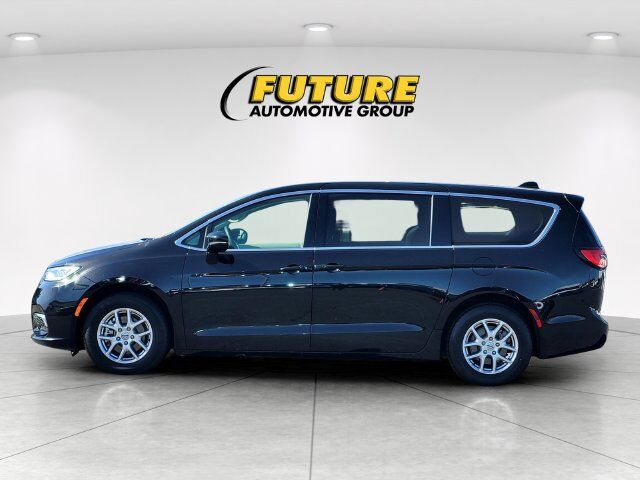 2024 Chrysler Pacifica Touring L Roseville CA