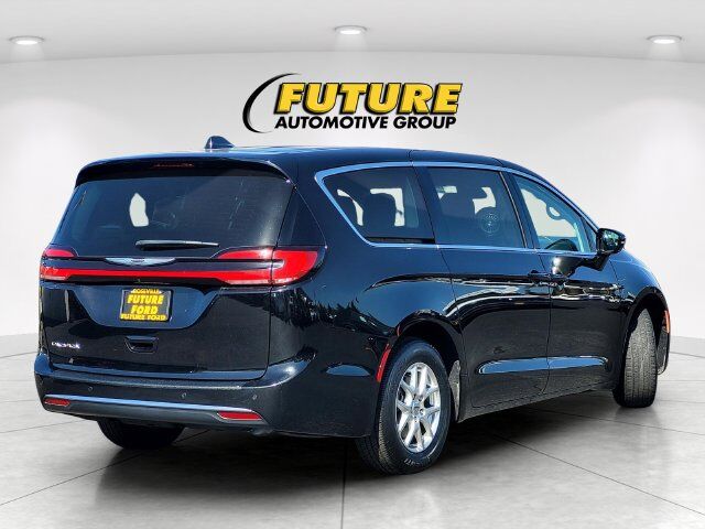 2024 Chrysler Pacifica Touring L Roseville CA