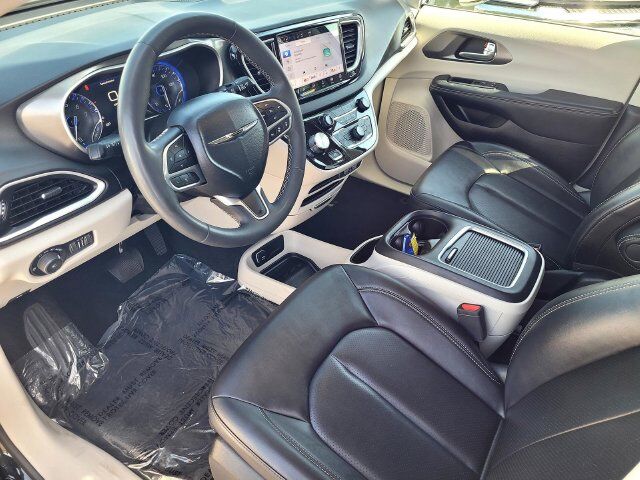 2024 Chrysler Pacifica Touring L Roseville CA