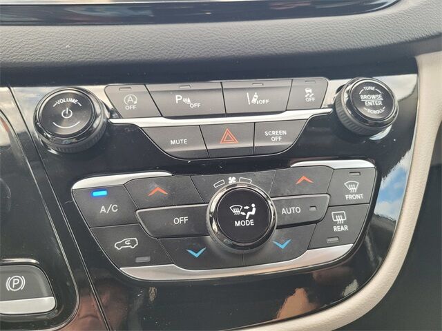 2024 Chrysler Pacifica Touring L Roseville CA