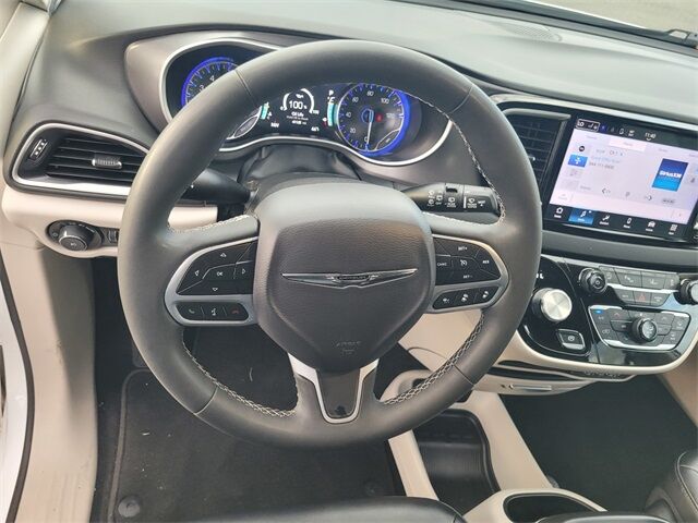 2024 Chrysler Pacifica Touring L Roseville CA