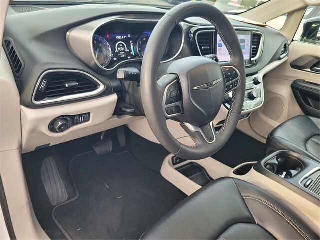 2024 Chrysler Pacifica Touring L Roseville CA