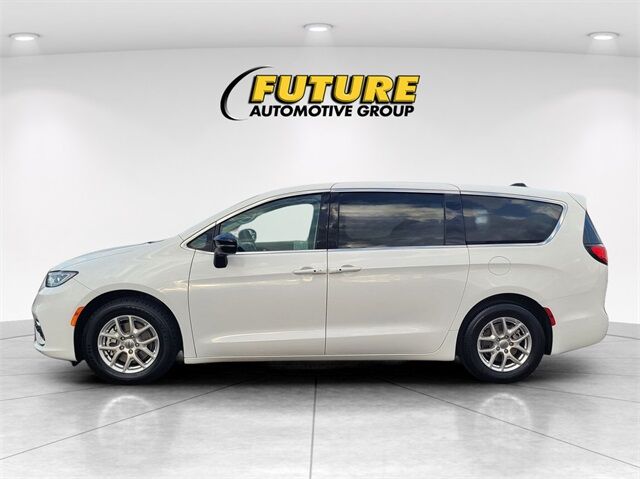 2024 Chrysler Pacifica Touring L Roseville CA