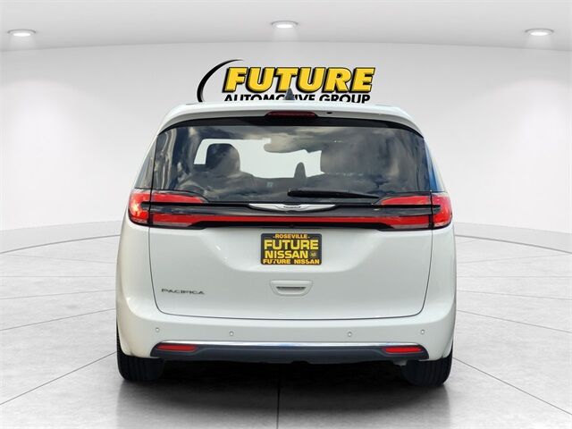 2024 Chrysler Pacifica Touring L Roseville CA