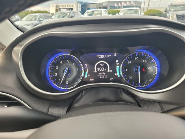 2024 Chrysler Pacifica Touring L Roseville CA