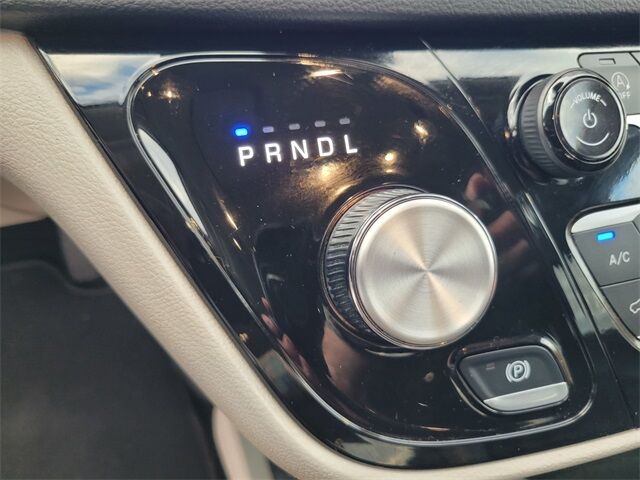 2024 Chrysler Pacifica Touring L Roseville CA