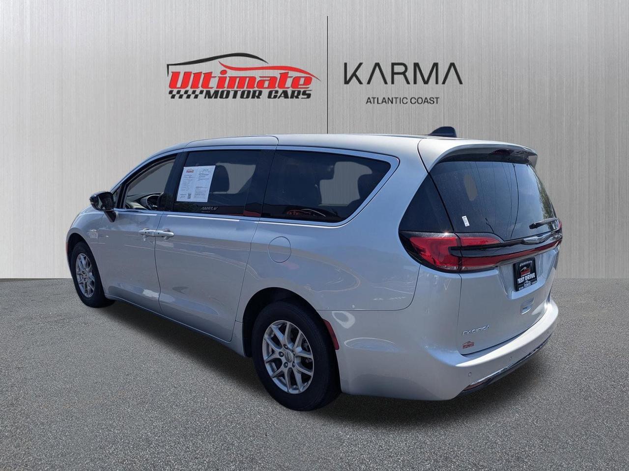 2024 Chrysler Pacifica Touring L Jacksonville FL