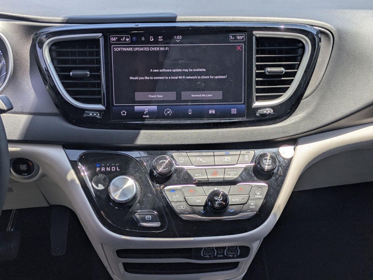 2024 Chrysler Pacifica Touring L Jacksonville FL